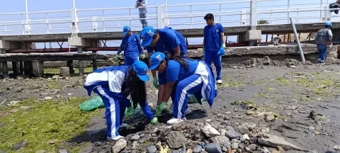 Pisco: ANA reúne a brigadistas escolares en jornada de limpieza de playa en Paracas